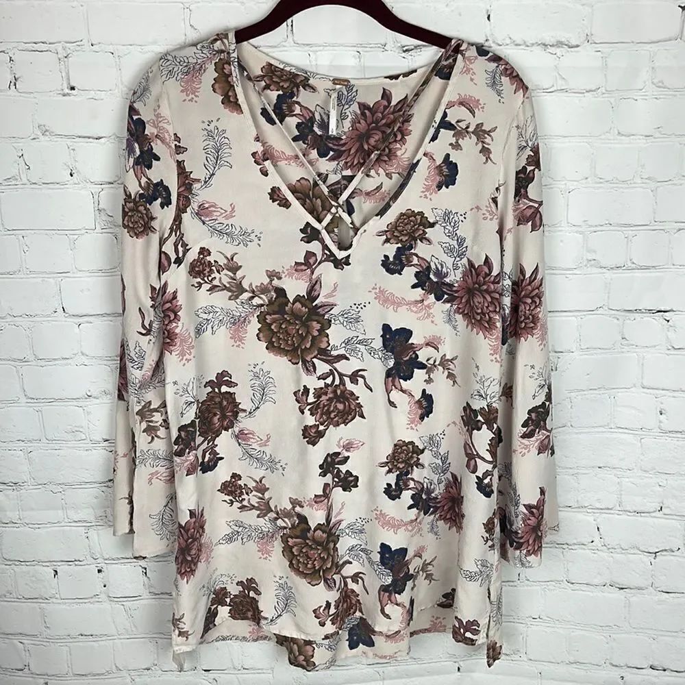 Free People Blush Floral Blouse Strappy V Neck Size Small